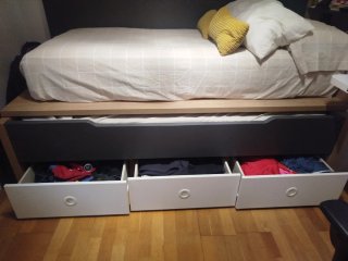 Habitacion Juvenil:Cama nido,mesa, estantería.ZGZA