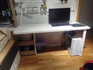 Habitacion Juvenil:Cama nido,mesa, estantería.ZGZA