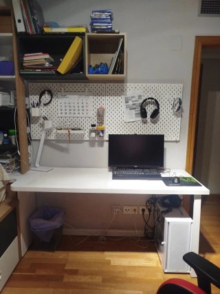 Habitacion Juvenil:Cama nido,mesa, estantería.ZGZA