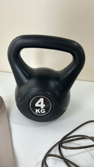 Pack Deporte: Kettlebell 4kg, Cuerda, Banda