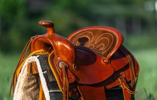 Silla de montar western de cuero