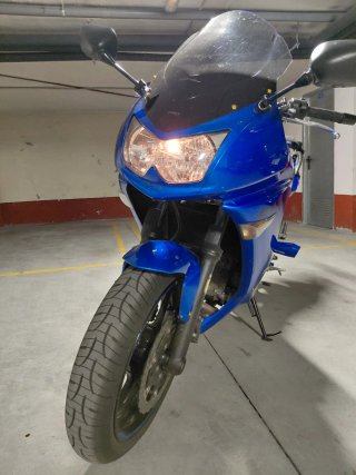 Kawasaki ER6F Azul - Mantenimiento al día