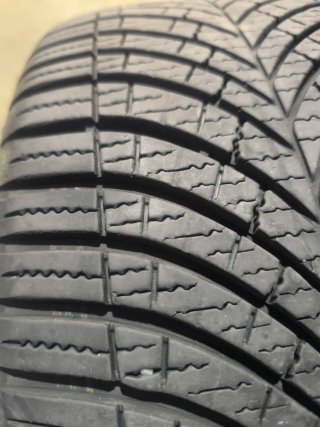 Goodyear 245/40R19 98Y