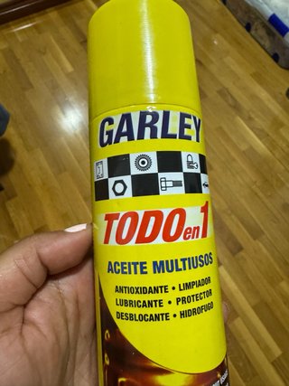 Agua para plancha  Repara gotelé aceite multiusos