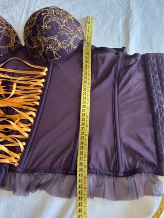 Corsetto vintage pizzo oro e viola whimisigoth