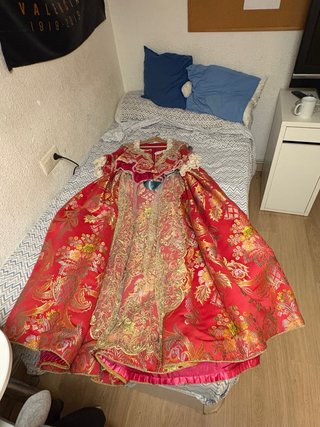Traje de Fallera Rojo y Dorado