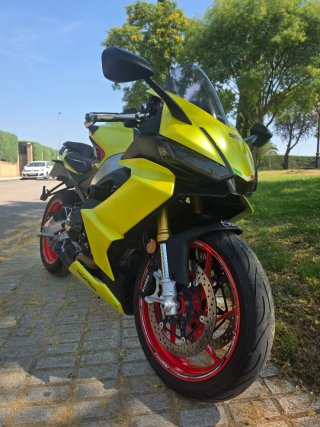 Aprilia RS 660 Amarilla Negra