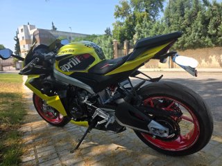Aprilia RS 660 Amarilla Negra