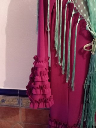 Traje de flamenca y mantoncillo