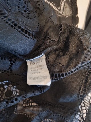Blusa de encaje negra para mujer