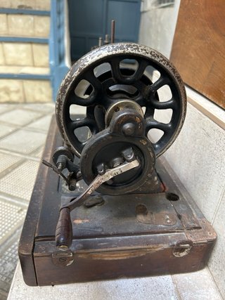 Máquina de coser antigua