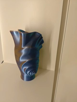 Vaso decorativo a forma di conchiglia