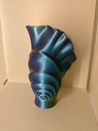 Vaso decorativo a forma di conchiglia