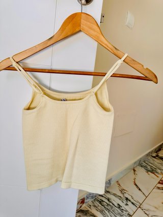 Camiseta de tirantes de viscose amarillo claro
