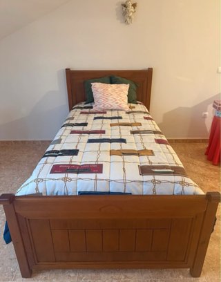 Cama individual de madera