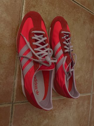 Zapatillas Adidas Talla 42 2/3 Rojas y Rosa