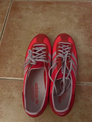 Zapatillas Adidas Talla 42 2/3 Rojas y Rosa