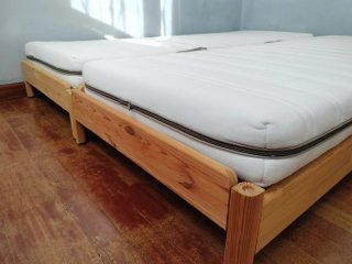 Cama apilable Utaker Ikea + 2 colchones Malfor