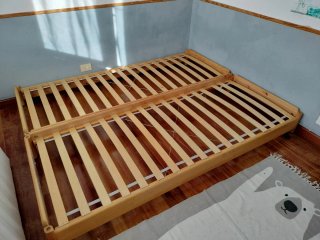 Cama apilable Utaker Ikea + 2 colchones Malfor
