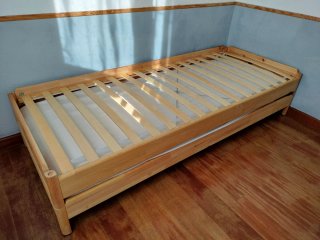 Cama apilable Utaker Ikea + 2 colchones Malfor