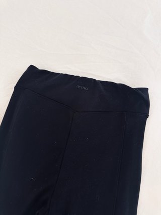 Pantalón Oysho negro acampanado