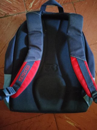 Mochila marca Seven escolar azul y roja