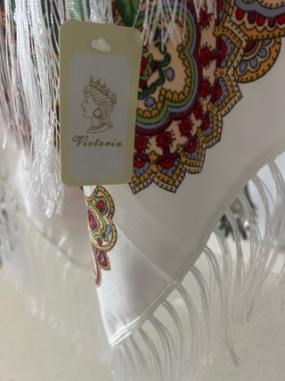 Pañuelo chal flores con flecos nuevo con etiqueta