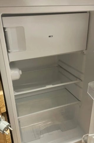 Nevera Corberó pequeña con congelador 4*
