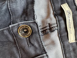 Pantalón tejano elástico negro