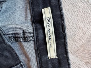 Pantalón tejano elástico negro