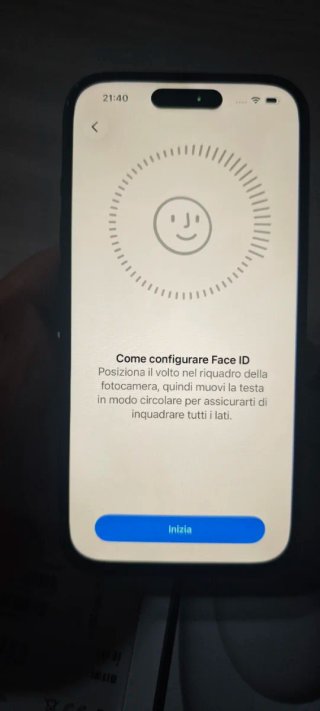 iPhone 15 128GB Nero con problema di riavvio