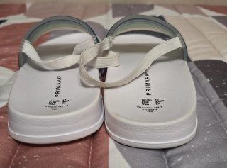 Chancletas Primark niño multicolor
