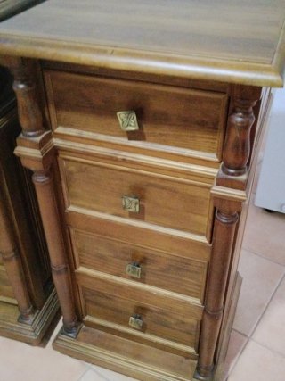 2 Comodini in Legno Massello