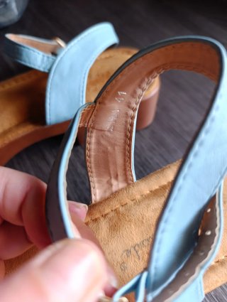 Sandalias azul celeste