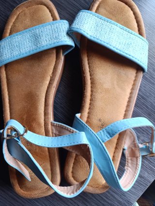 Sandalias azul celeste