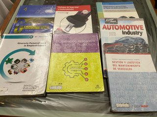 Lote de libros de Grado Superior Automocion 1º