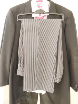 Chaqué completo negro y rosa