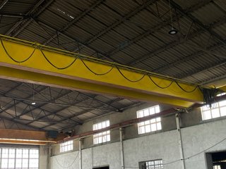 Puente grúa 5 Tn mando inalámbrico 18m