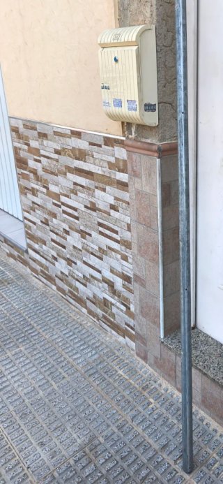 Postes metálicos para valla