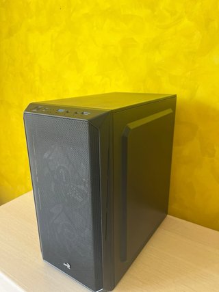 Caja PC Gamer AeroCool Negra