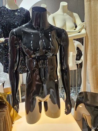 Maniquí Torso Hombre Negro Brillante