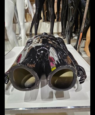 Maniquí Torso Hombre Negro Brillante