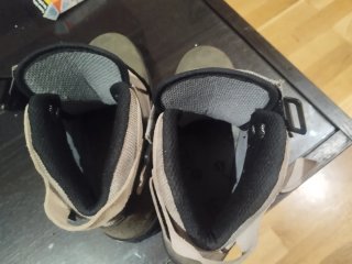 Botas de montaña NOTTON. Talla 38