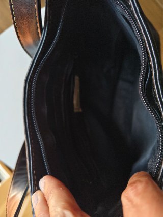 Bolso negro de piel