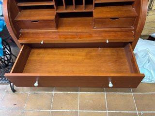 Escritorio antiguo madera maciza de  cerezo