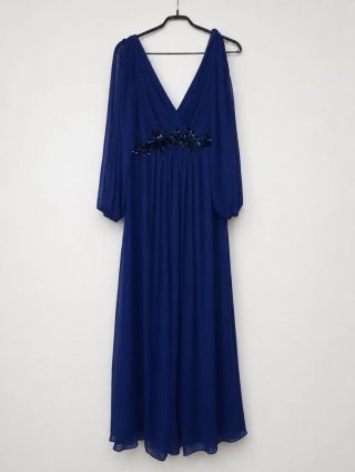 Vestido largo azul con pedrería