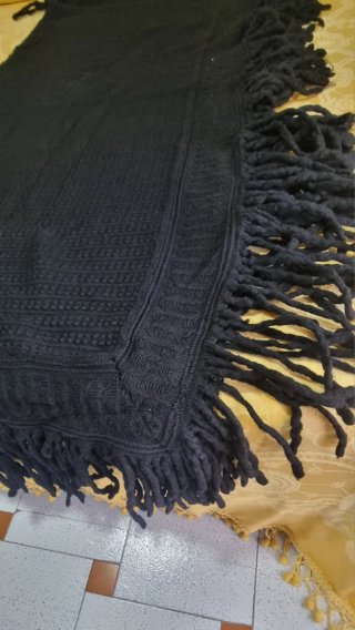 Mantón antiguo de lana negro