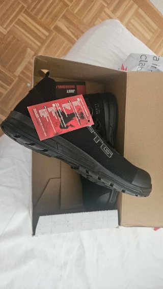 Zapatos de seguridad nuevos