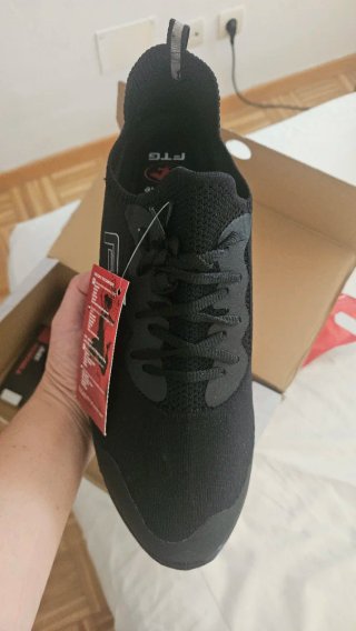 Zapatos de seguridad nuevos