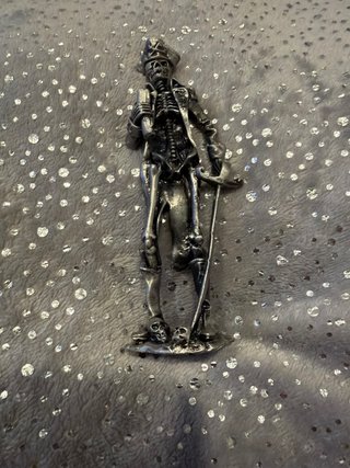 Figurita miniatura pirata esqueleto